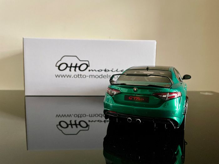 Alfa Romeo Giulia GTAm Green - Otto Ottomobile 1/18