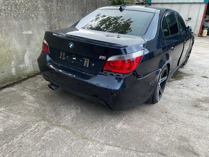 2005 Bmw 530 Breaking