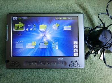 Archos 704 WiFi Portable Media Player 80GB 7" Screen Silver - works well