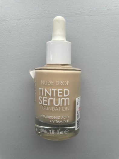 Catrice Nude Drop Tinted Serum Foundation. 020W
