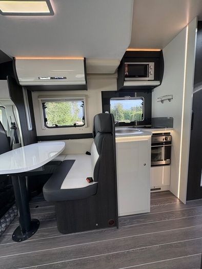 Motorhome - 2021 Ford Roller Team Zefiro 696