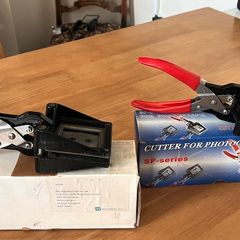 2 Photo Keyring Cutters 32x40 & 35x45mm, Boxed