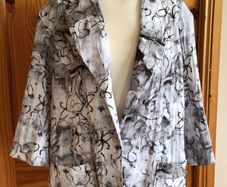 Ladies Gina.G lightweight blazer Eu 52 Uk 26 includes postage