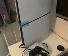 PS5 Digital Edition 825GB + Controller Excellent Condition