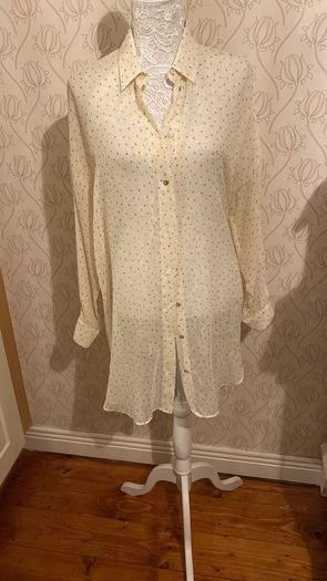 Blouse cream long line NWT