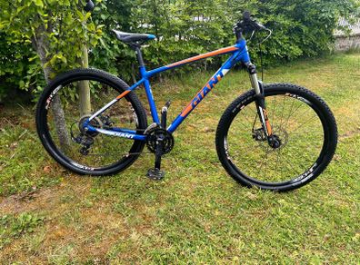 Giant Atx Mountain Bike ( Fully-serviced )