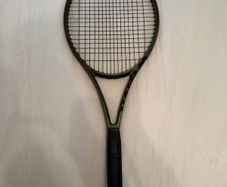 Wilson Blade 100L v8 Tennis Racket + Wilson Cover - Like New