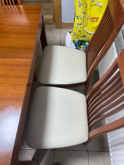Kitchen dinning table and 6 chairs