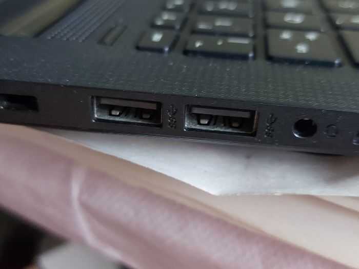 HP Laptop, TPN-Q189, Intel Core i3-6006U CPU, 2.0 GHz, 4GB Ram, 500GB HDD, Windows 10, Microsoft Edge, Chrome and VLC