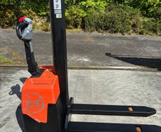 Toyota battery stacker