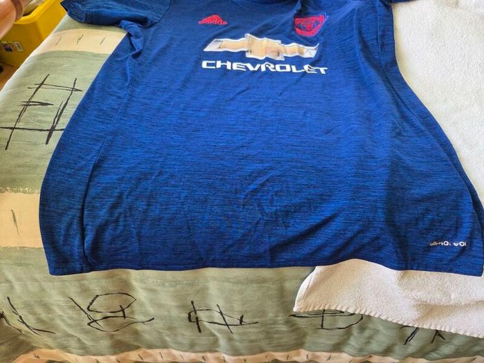 Manchester United Football Club Away Jersey 2016 to 2017 Medium Adult