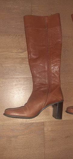 DKNY boots Size 4