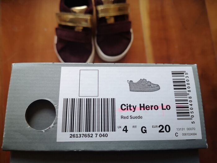 Clarks girls shoes gold&dark purple size 20