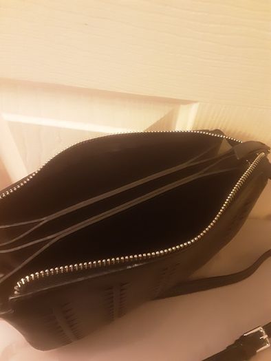Crossover 'Parofie' Bag .. Colour: Black