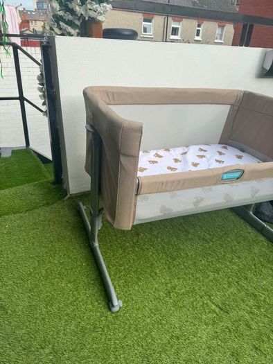 baby cot