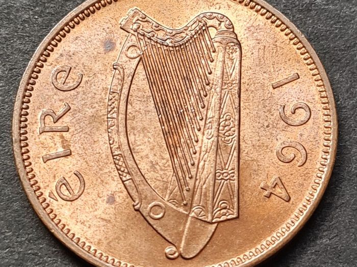 Ireland Excellent 1964 Half Penny coin with Lustre