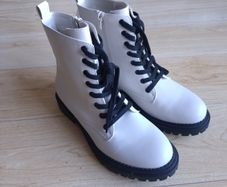 BNWT Primark Off-White Chunky Combat Boots - Size 6".