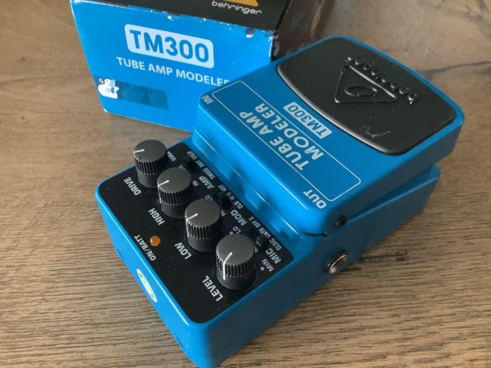 Behringer TM300 Tube Amp Modeller Pedal