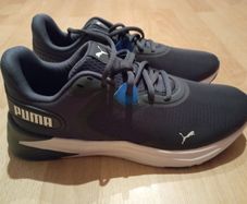 Sport shoes trainers