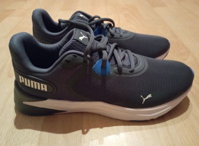 Sport shoes trainers