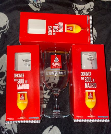 Madri Beer pint Glasses brand new