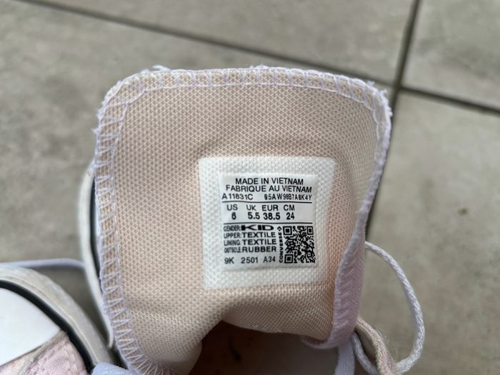 Converse all stars girl's shoes
