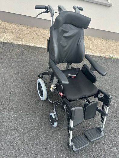 Ibis Breezy Manual Wheelchair