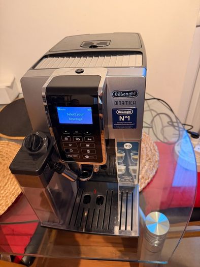 De'Longhi Dinamica Coffee Machine
