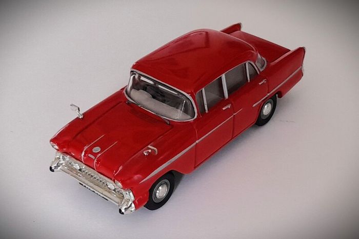 Diecast Model Vauxhall Victor F Series Red - Collectable Vanguards 1:43