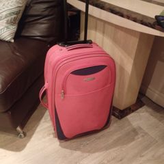 suitcase medium sise