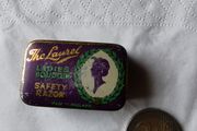 Vintage mini razor