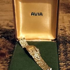 Vintage Avia Gold Plated Ladies Wristwatch.
