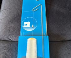 Thread holder for sewing machine