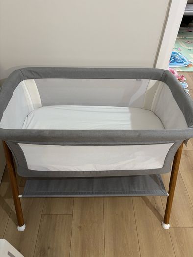 Cot/ next to me crib