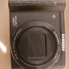 Samsung NV11 10.1MP Compact Digital Camera Black Landiao 5X Zoom Schneider Lens, no Battery, excellent cosmetic condition