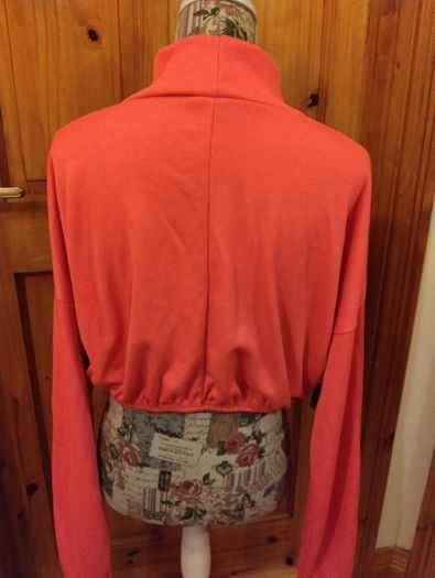 prettylittlethings Pink Zip Up Cropped top jumper