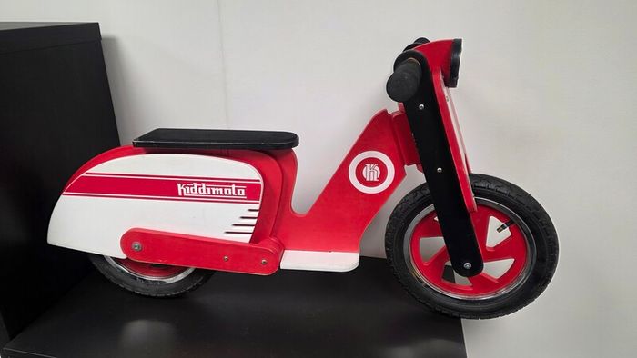 Kiddimoto Vespa balance bike