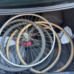 bike wheel and tyres