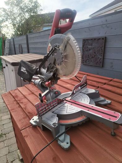 Top Of The Range..LUMBER JACK Sliding double bevel mitre saw