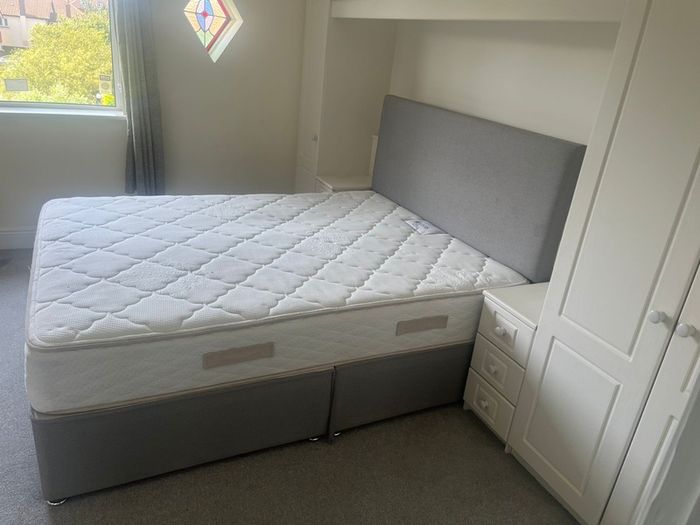 king size bed with matress