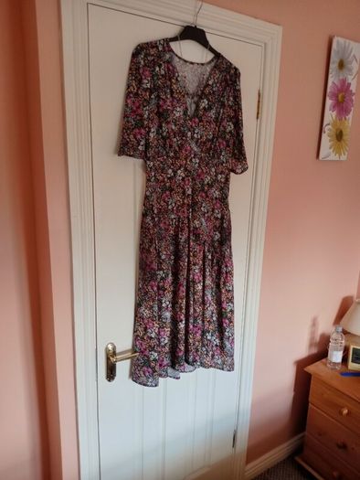 DRESS/NEW/FREE chain to match