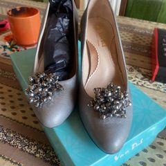 Van Dal heels