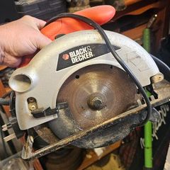 Black and Decker skill saw