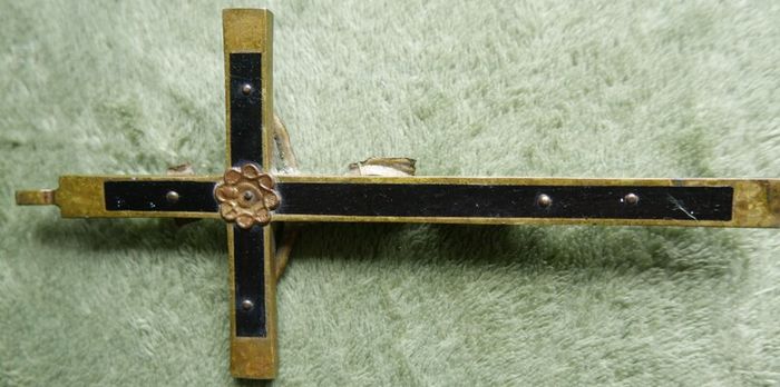 Antique 7"  Crosses - Crucifix