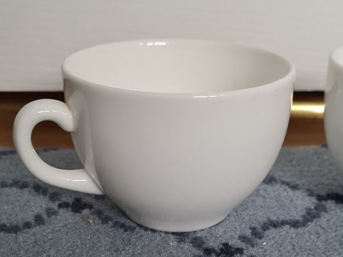 8 x Plain White Wedgwood Cups