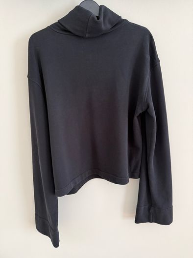 womans Benetton jumper size medium