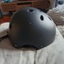 skatehut helmet black Image 3