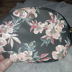 Roxy makeup bag