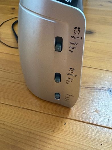Radio alarm clock
