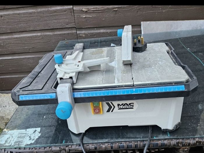 tile cutter